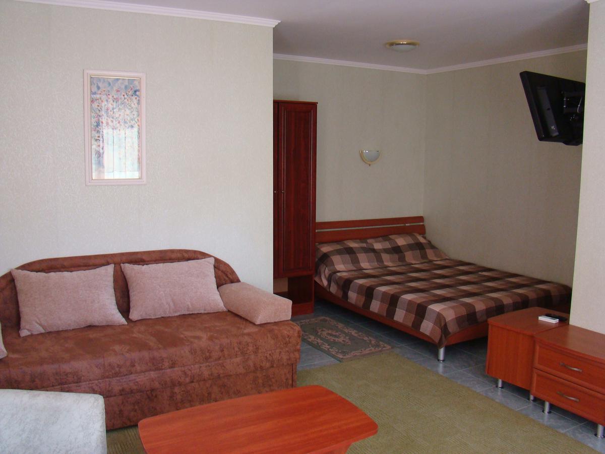 Mini-Hotel In Odessa Yard Εξωτερικό φωτογραφία